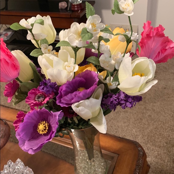 Ready for spring! vivid colored silk flowers - Picture 3 of 3